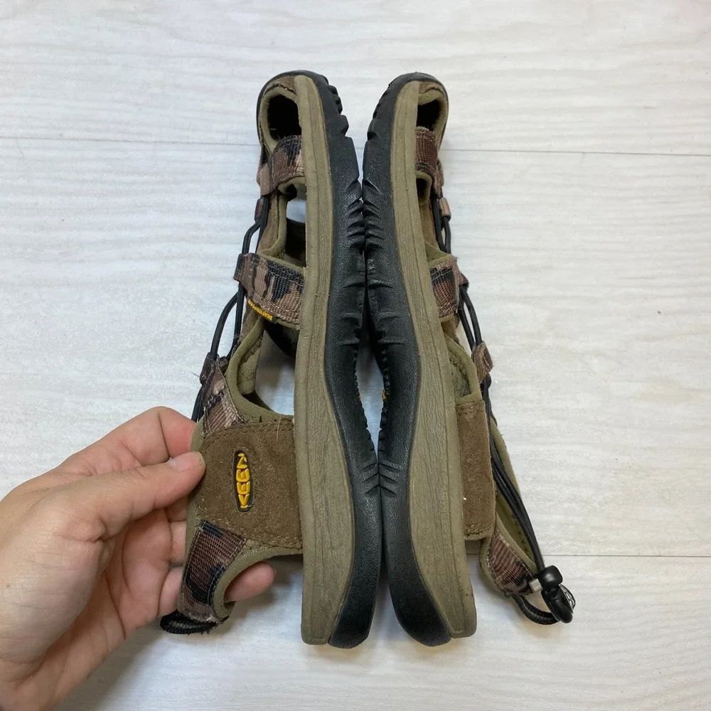 Keen Newport H2 Waterproof Trekking Sandals Womens Size 8 Brown Camouflage‎